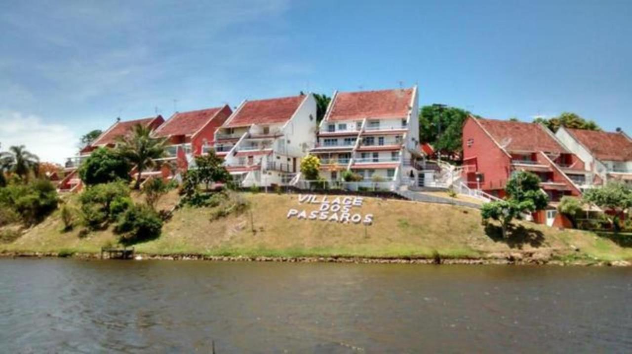 Village Dos Passaros Apartamento กวาราปารี ภายนอก รูปภาพ